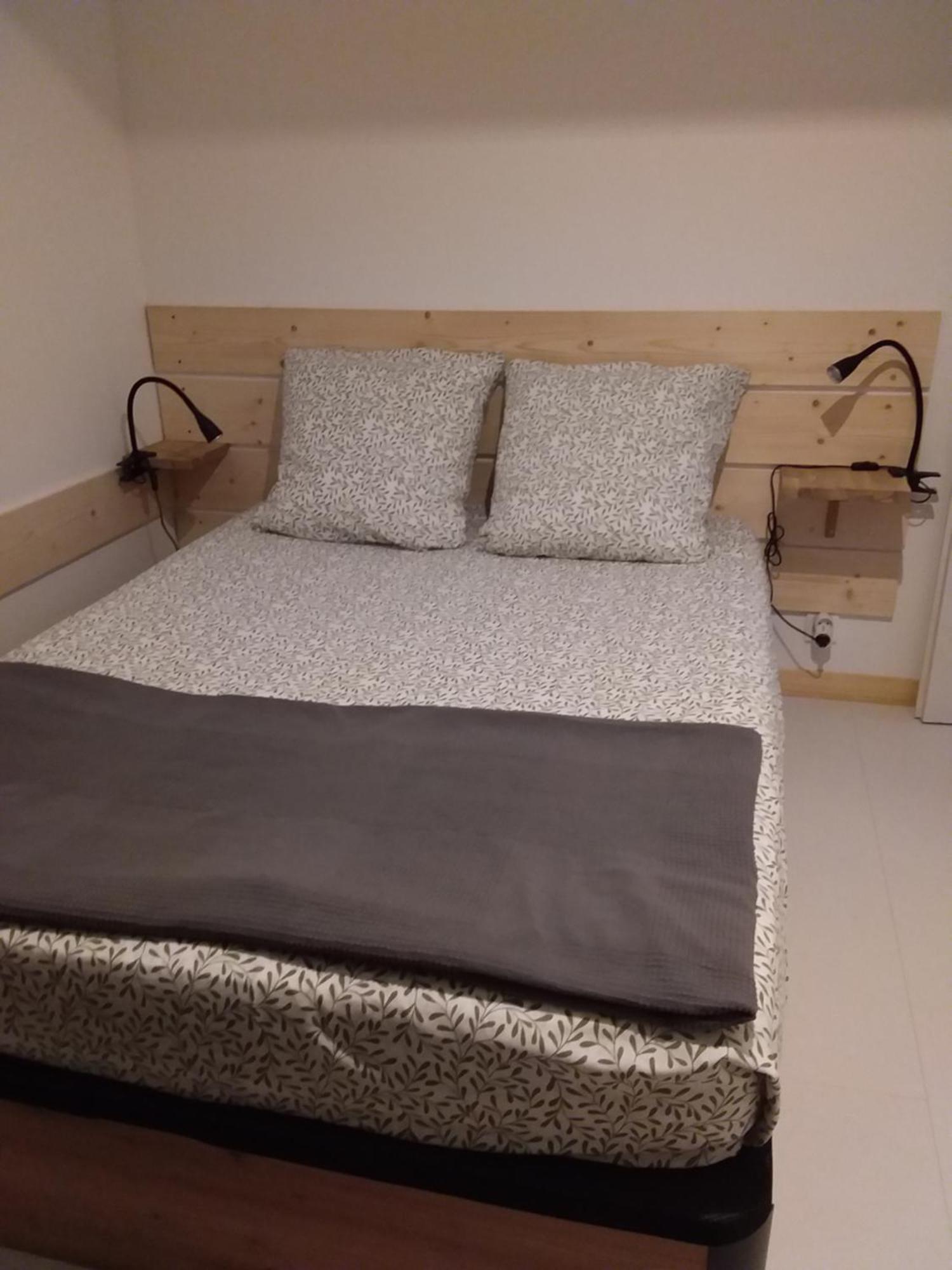 Appartement Dans Maison De Village Crots Eksteriør bilde