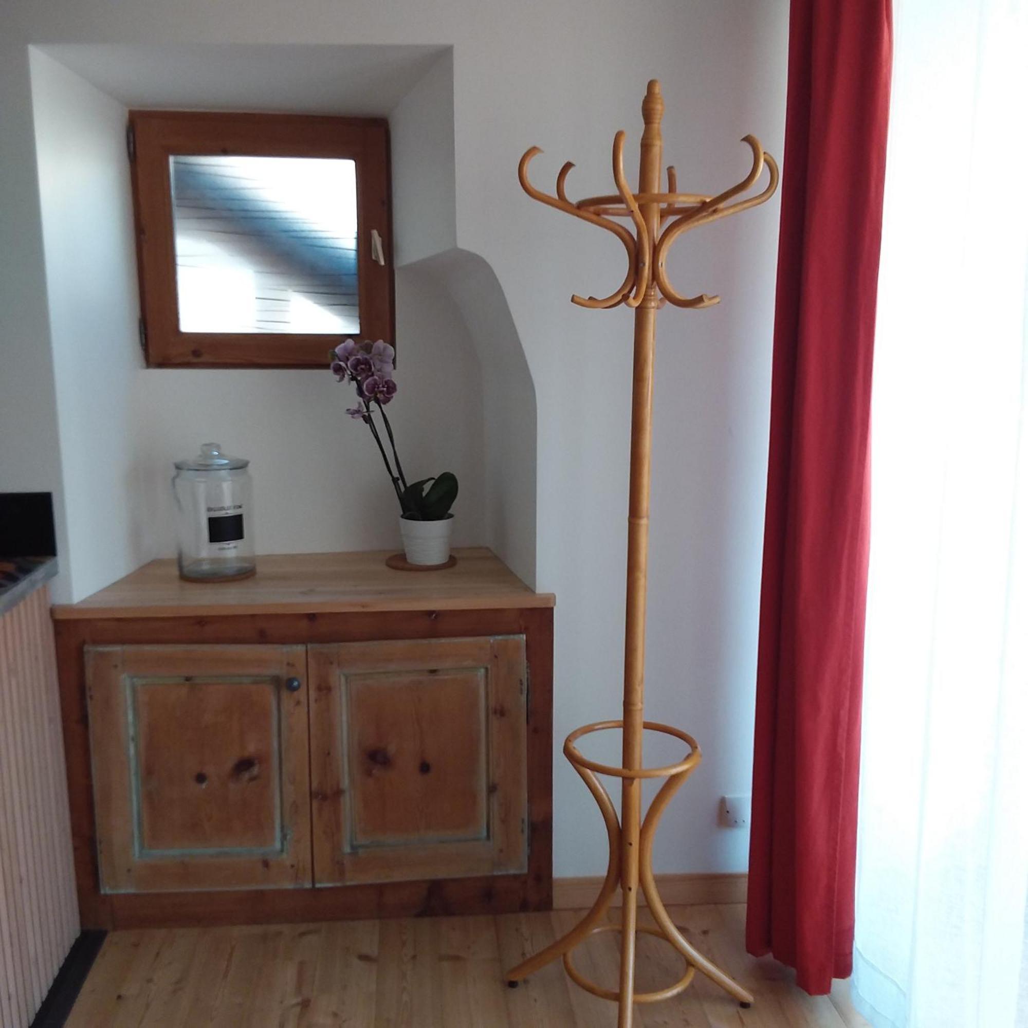 Appartement Dans Maison De Village Crots Eksteriør bilde